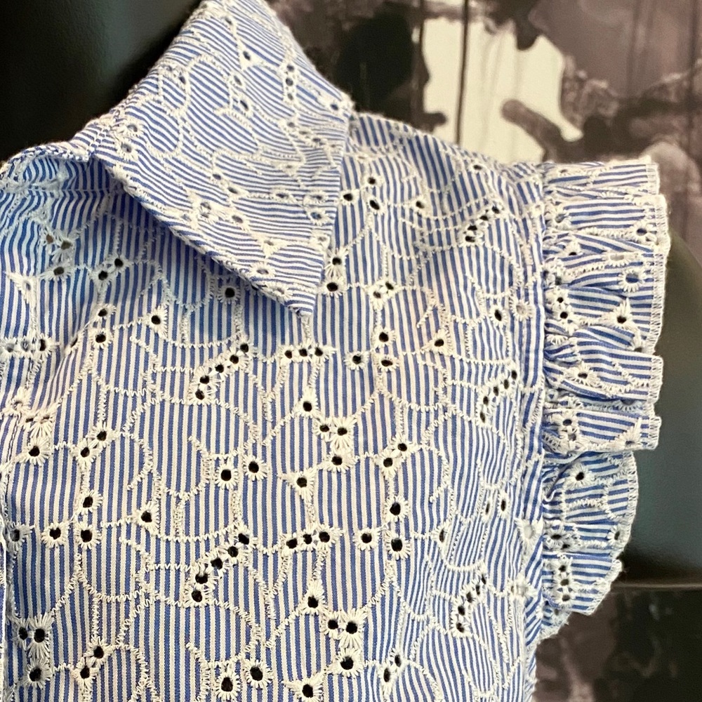 Lilly Pulitzer Lenox Top Floral Eyelet Crew Blue - Picture 6 of 8